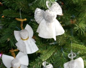 25 Homemade Christmas Ornaments - Mom's Printables