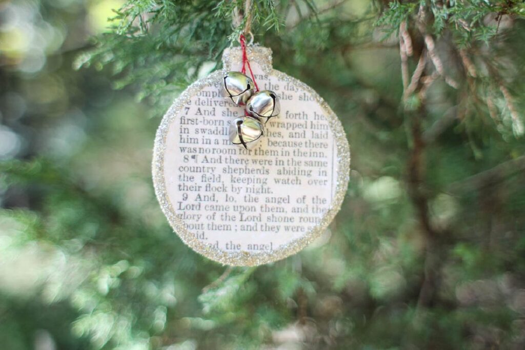 25 Homemade Christmas Ornaments - Mom's Printables