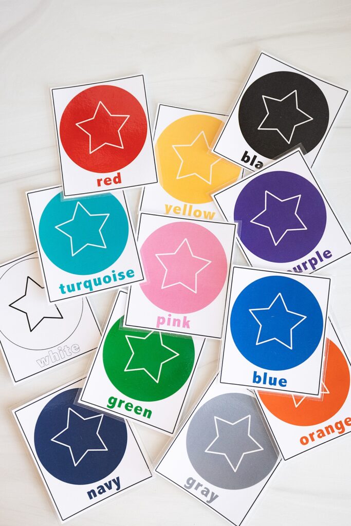 Printable color cards free | free printable color flashcards PDF | printable color flashcards for preschoolers | Download the set of 12 color cards at Moms Printables!